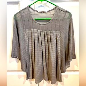 Gray flowy top Collective Concepts